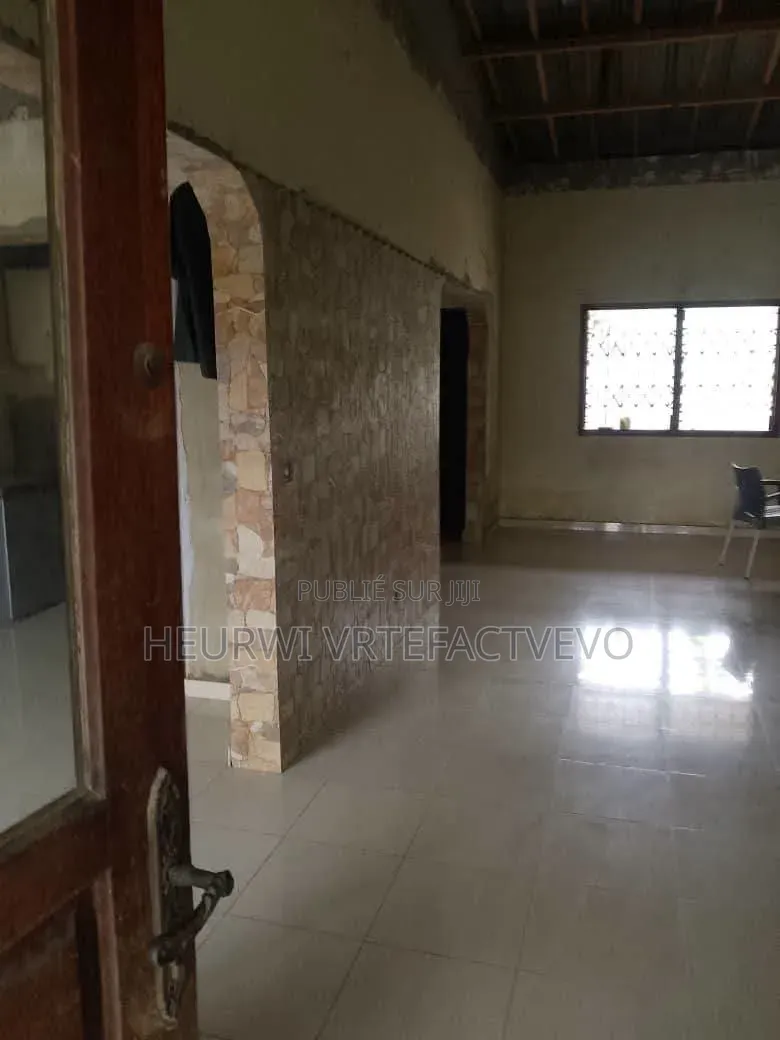 3chbre Villa dans Rivera 3, Cocody à Vendre