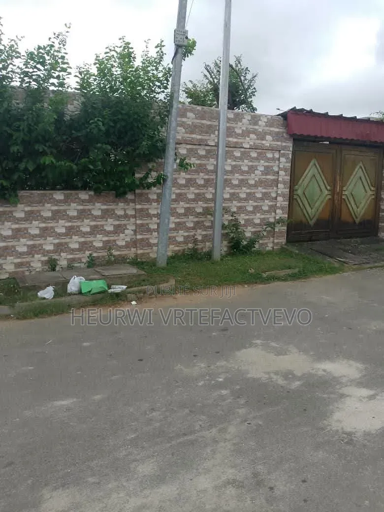 3chbre Villa dans Rivera 3, Cocody à Vendre