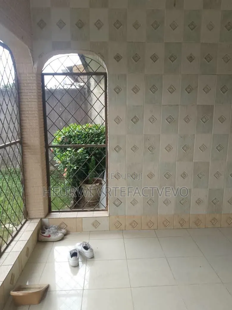 3chbre Villa dans Rivera 3, Cocody à Vendre