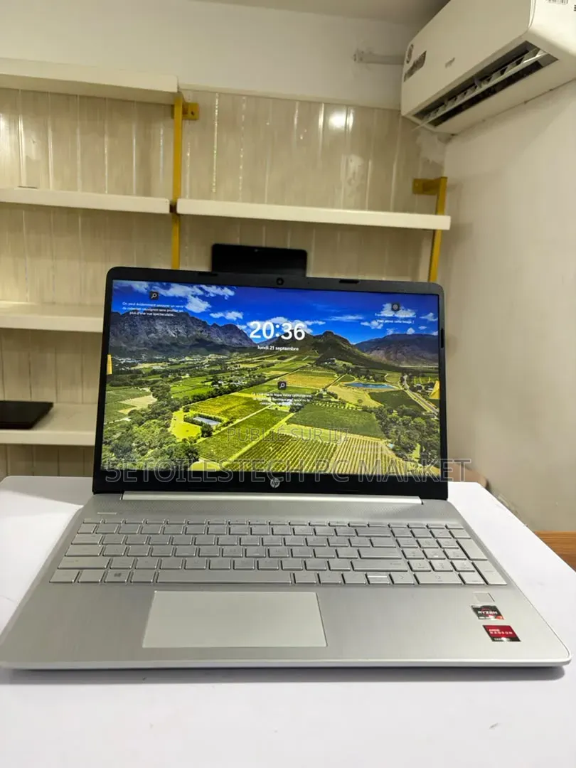 Nouveau Ordinateur portable HP 15 8GB AMD Ryzen 7 SSD 256GB