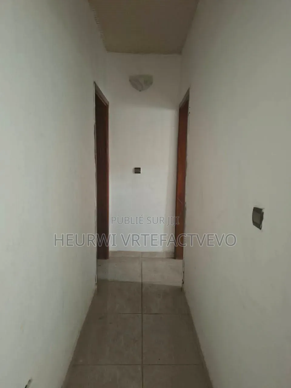 2chbre Villa dans Cité Mangnin, Cocody à Vendre