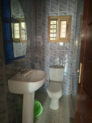 2chbre Villa dans Cité Mangnin, Cocody à Vendre