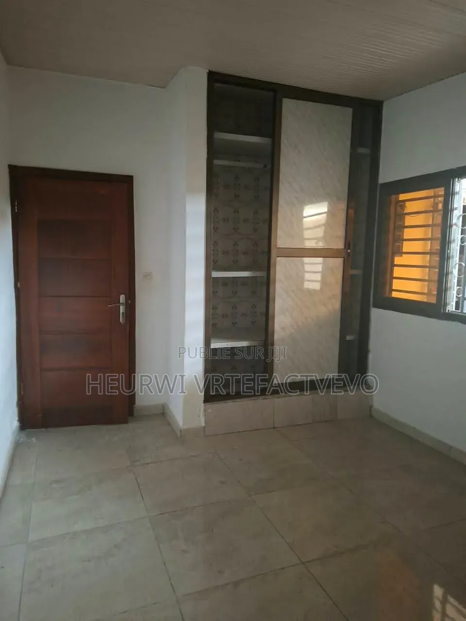 2chbre Villa dans Cité Mangnin, Cocody à Vendre