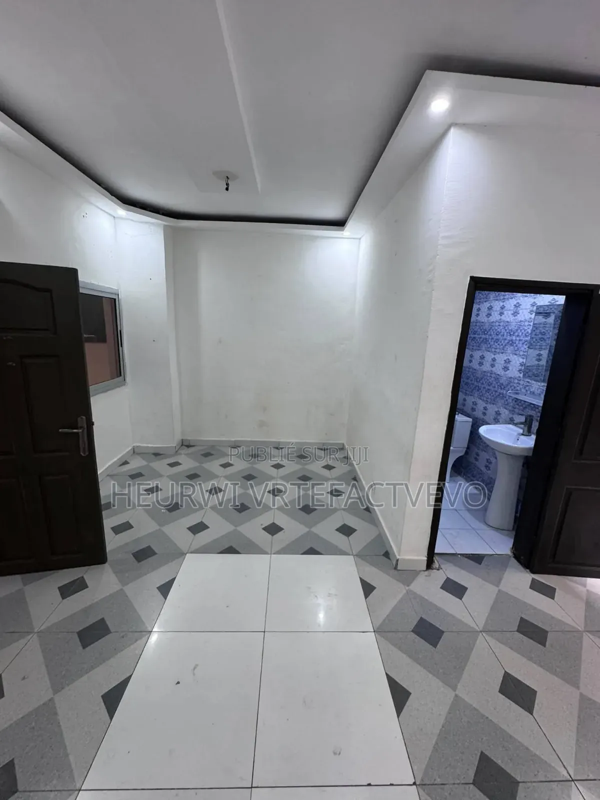 2chbre Villa dans Cité Mangnin, Cocody à Vendre