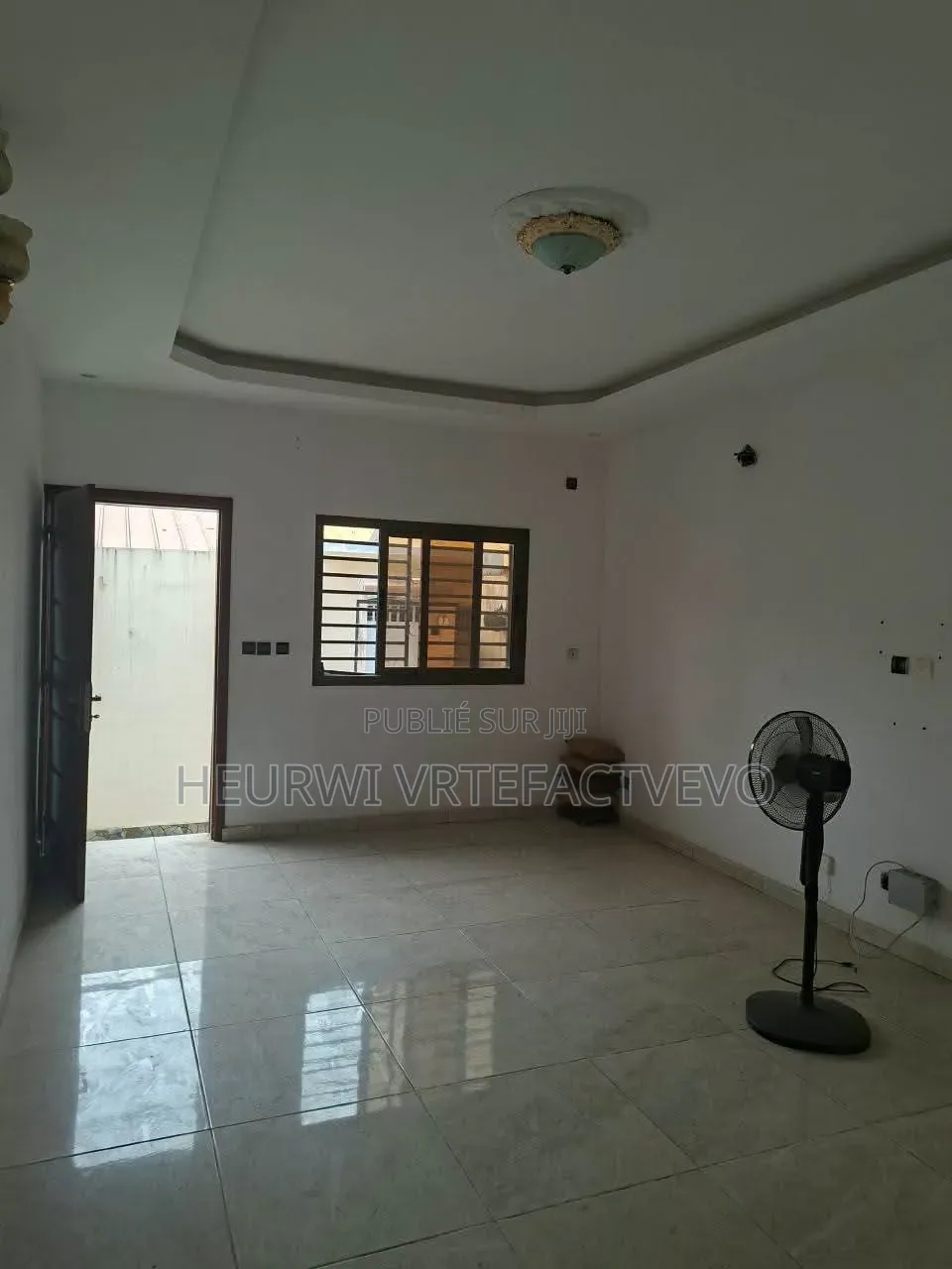 2chbre Villa dans Cité Mangnin, Cocody à Vendre