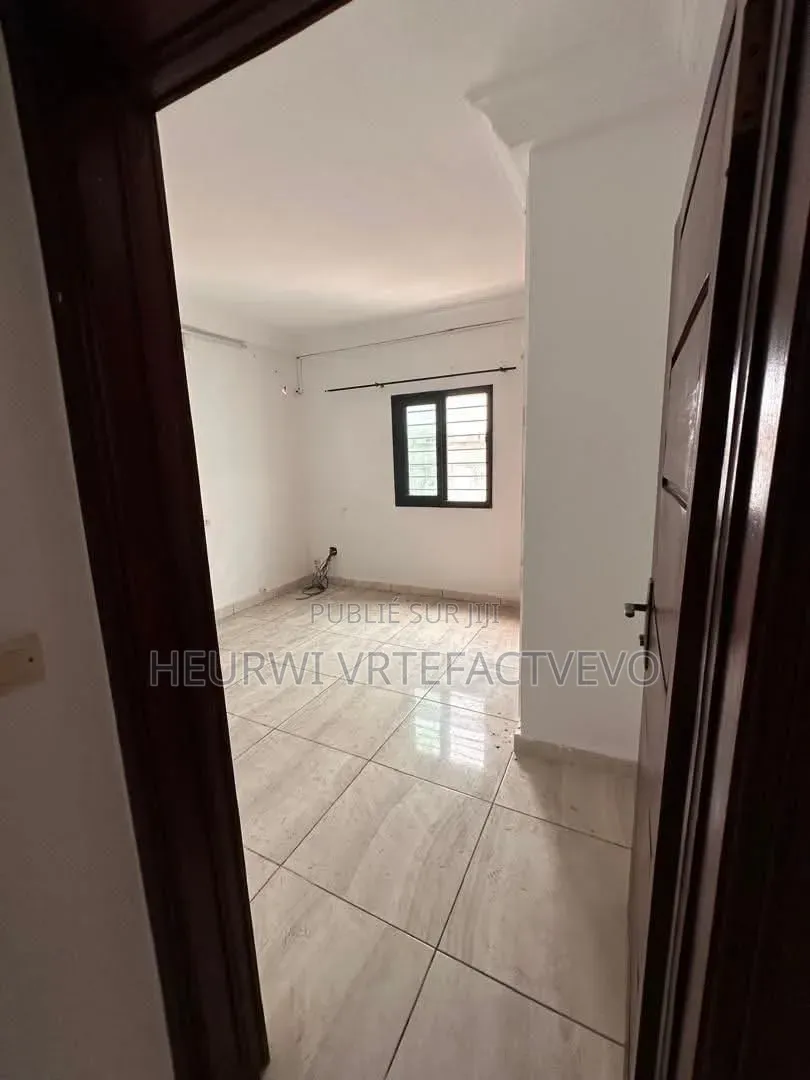 3chbre Villa dans Val D'Oise, Cocody à Vendre