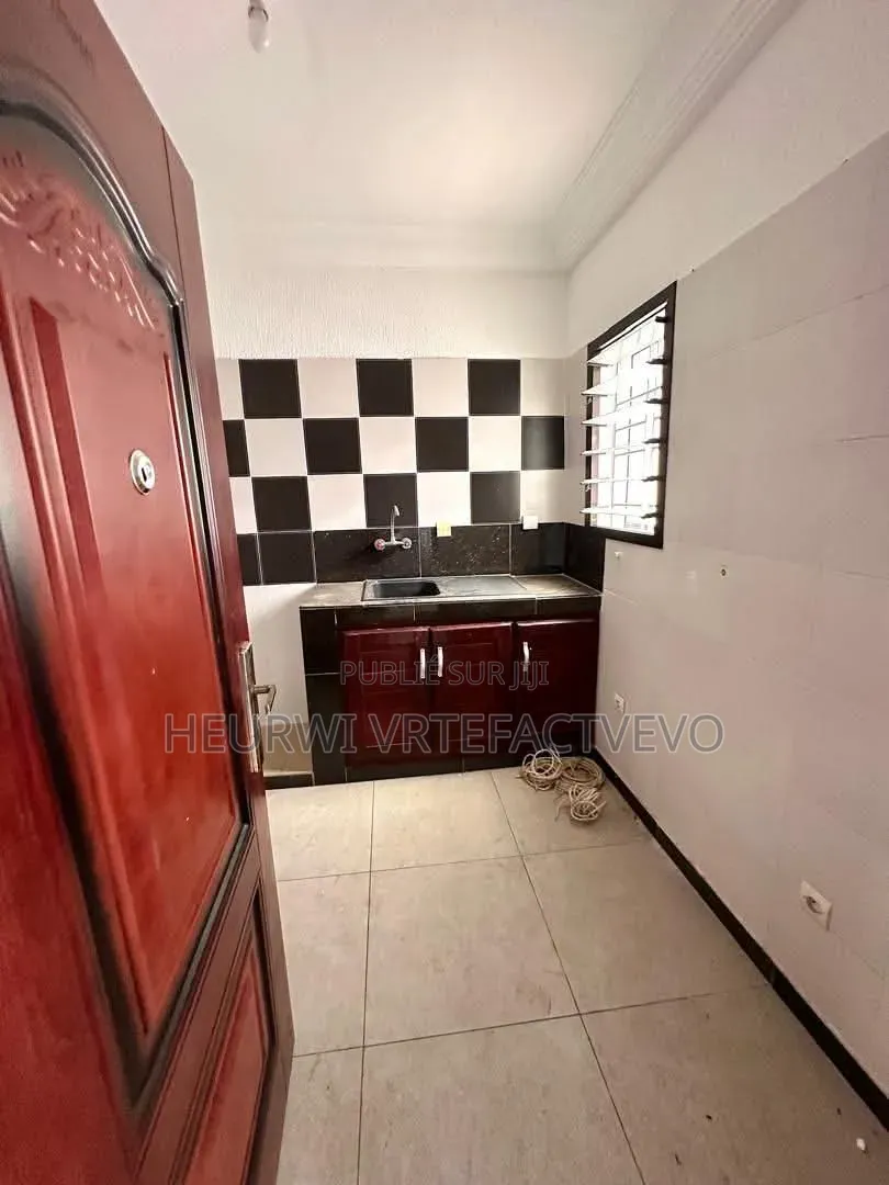 3chbre Villa dans Val D'Oise, Cocody à Vendre
