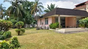 6chbre Villa dans Cocody à Vendre