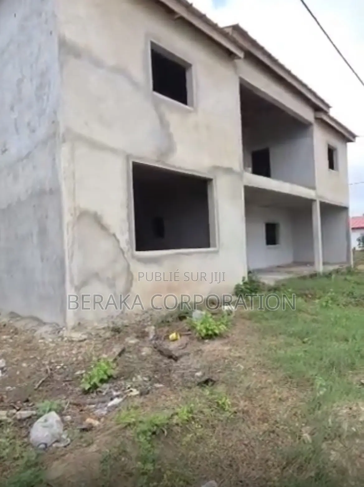 5chbre Duplex dans Beraka Corporation, Bingerville à Vendre