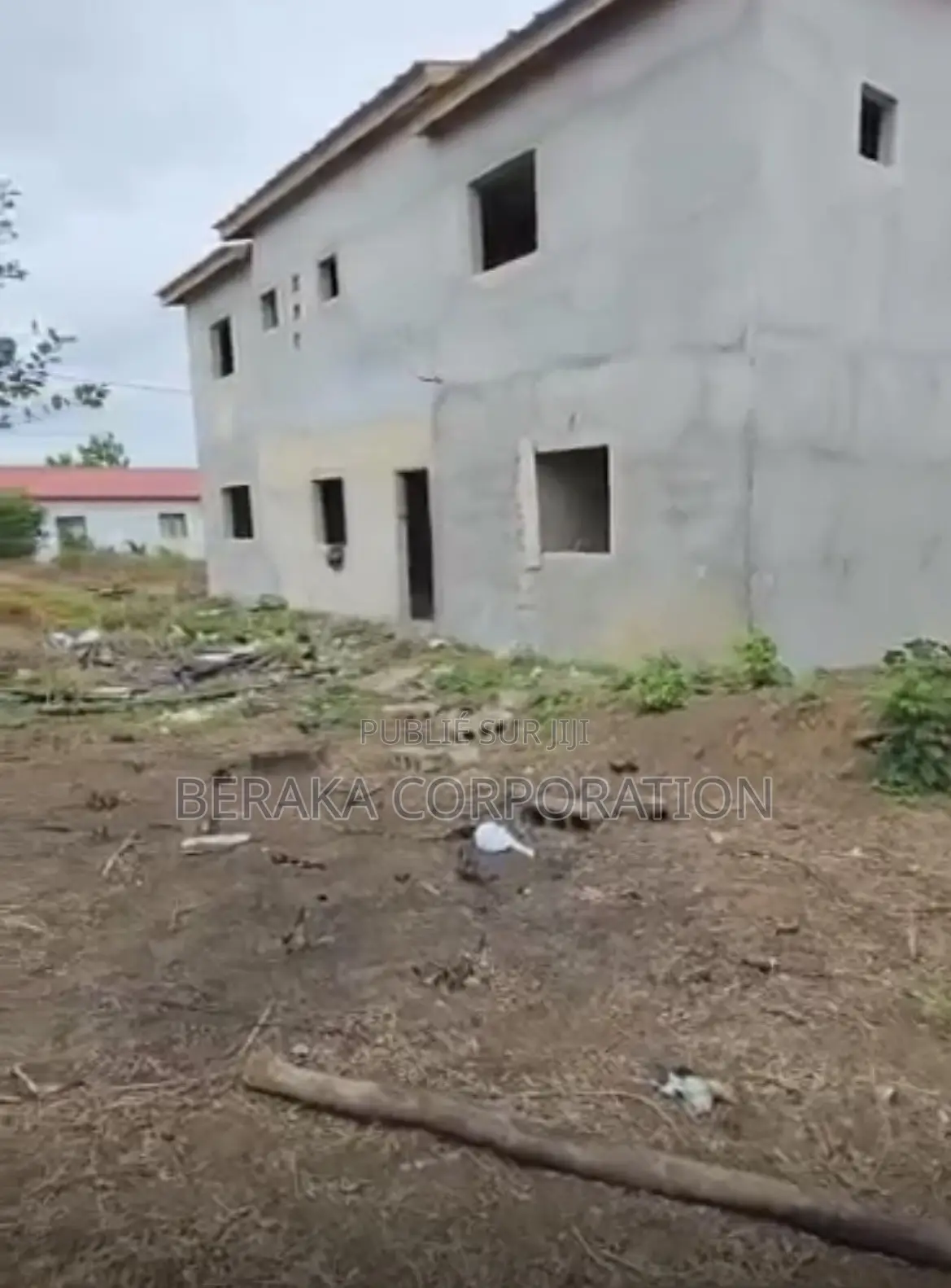 5chbre Duplex dans Beraka Corporation, Bingerville à Vendre