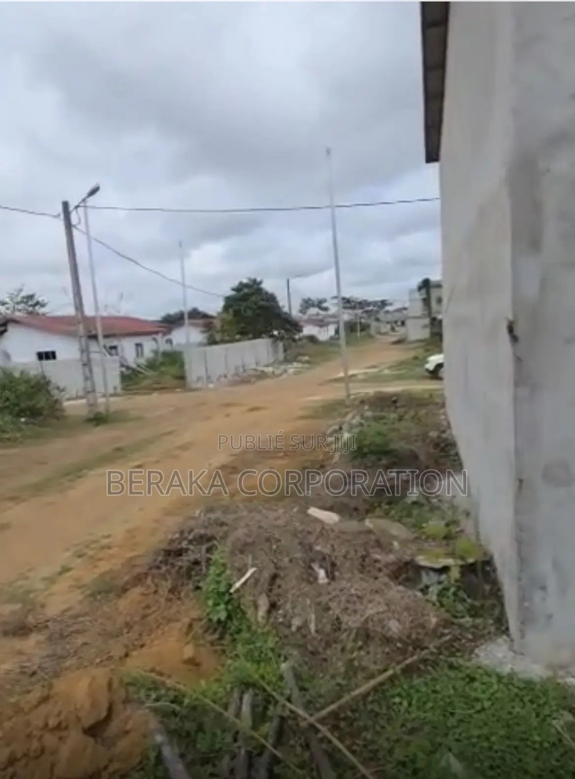 5chbre Duplex dans Beraka Corporation, Bingerville à Vendre