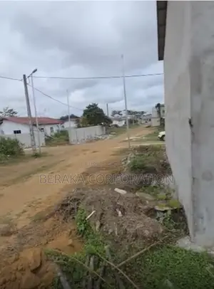 5chbre Duplex dans Beraka Corporation, Bingerville à Vendre