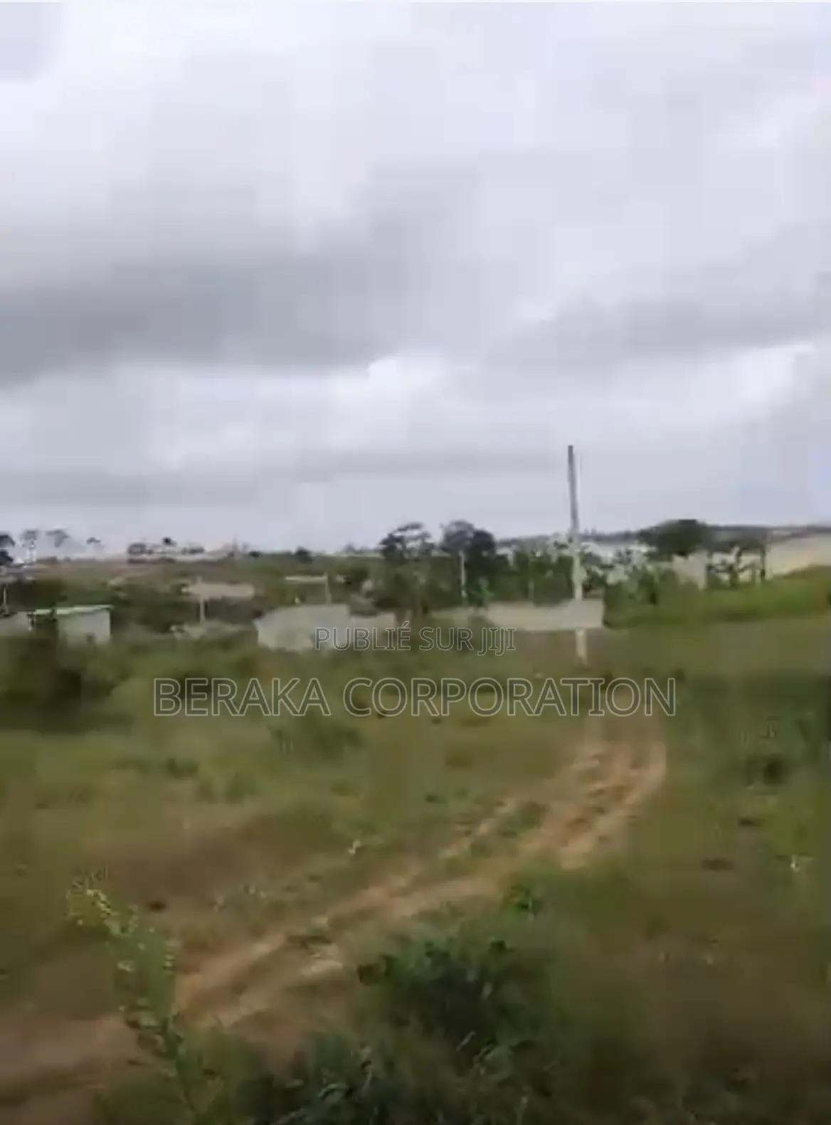  Terrains À Vendre – Songon Carrefour Jacqueville / Y4   400 M2/L