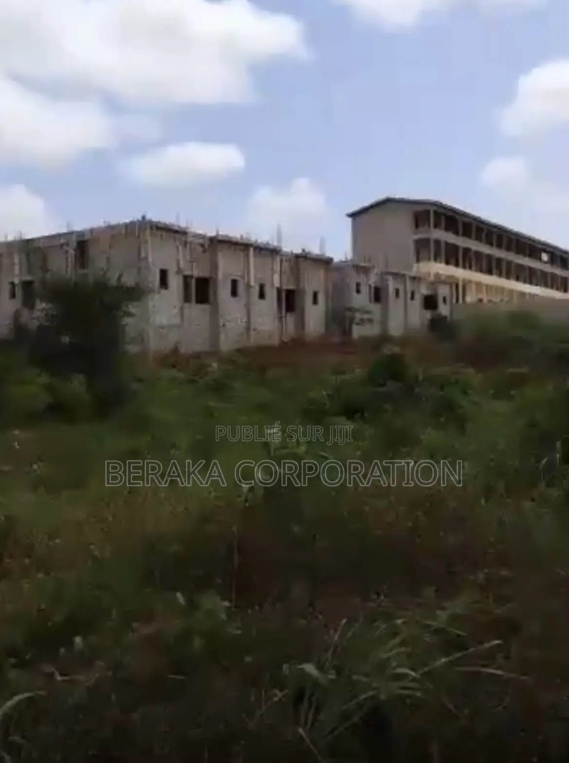  Terrains À Vendre – Songon Carrefour Jacqueville / Y4   400 M2/L