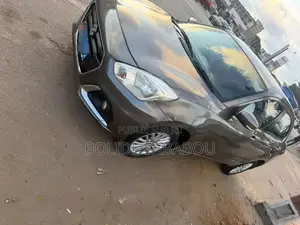 Suzuki Dzire 2024 Gris