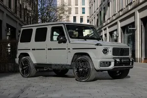 Nouveau Mercedes-Benz G-Class G63 AMG Brabus G700 2025 Gris
