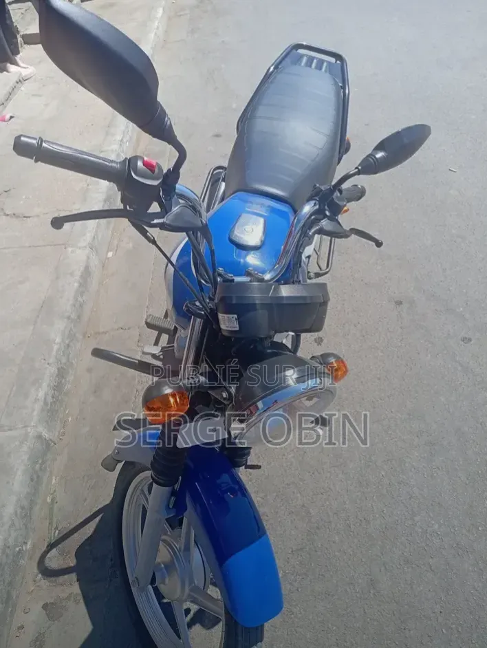 Nouveau TVS Max 125 2026 Bleu