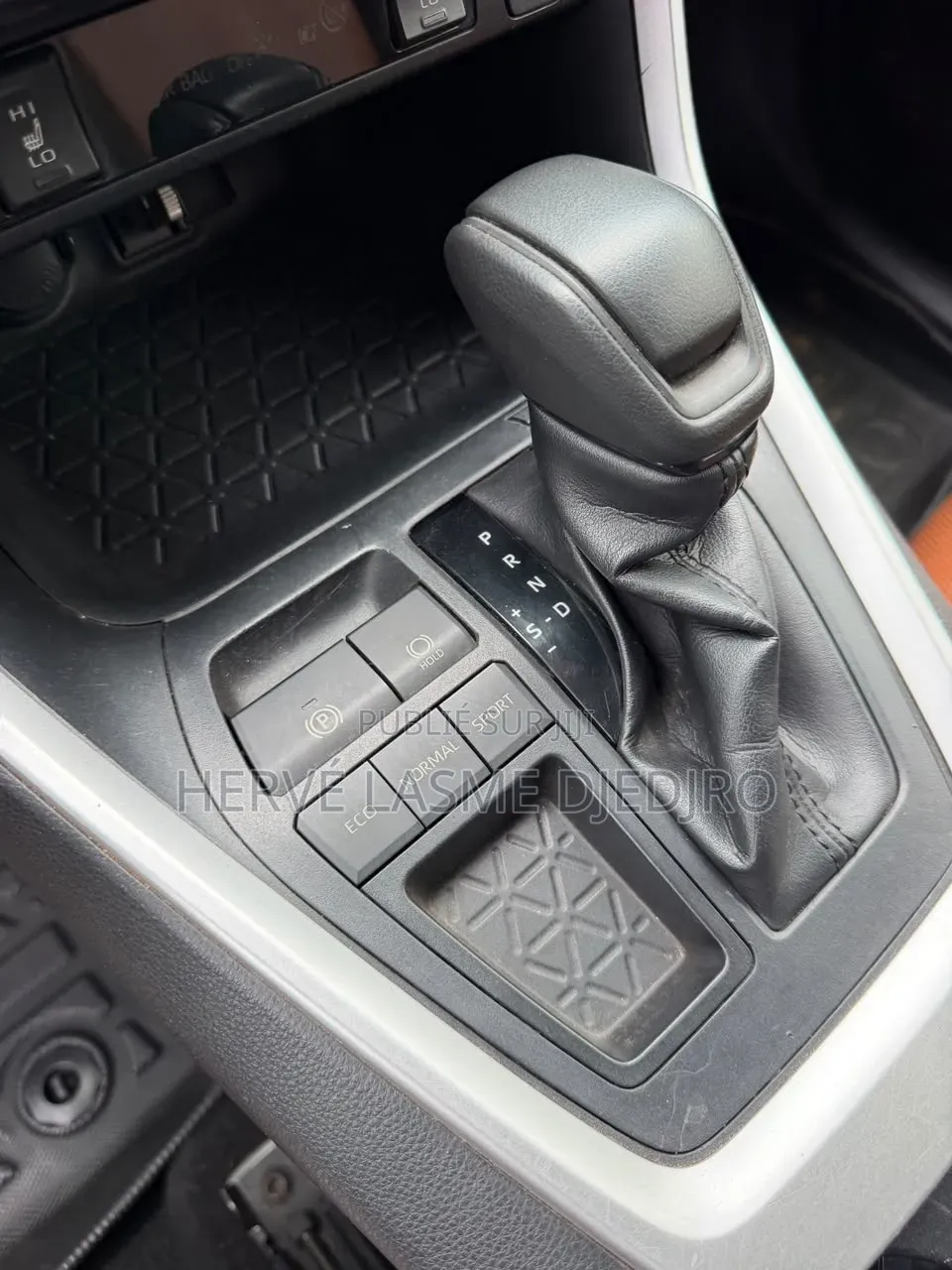 Toyota RAV4 2025 Noir
