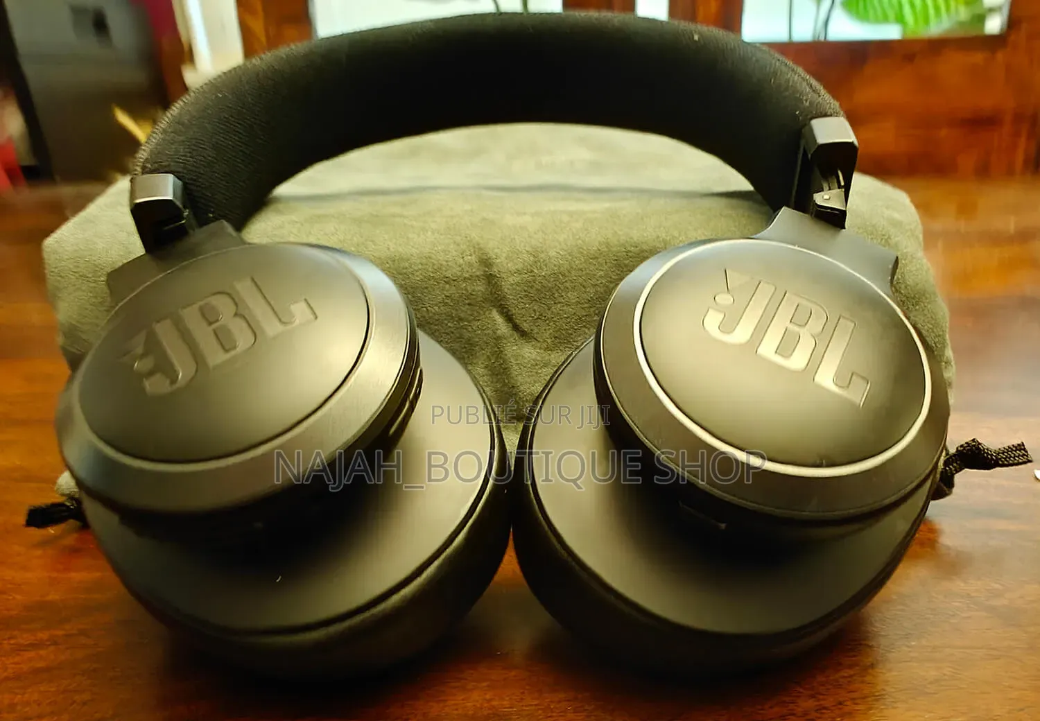 JBL Live 770nc
