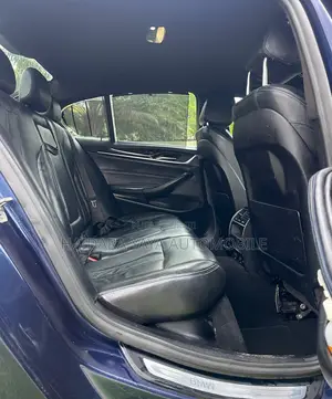 BMW 520i 2018 Bleu