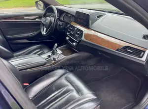 BMW 520i 2018 Bleu
