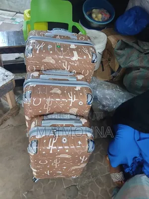 Valises Avec Magnifique Motifs