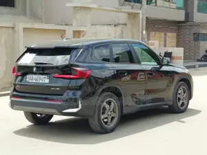 Nouveau BMW X1 xDrive28i Sports Activity Vehicle 2025 Gris