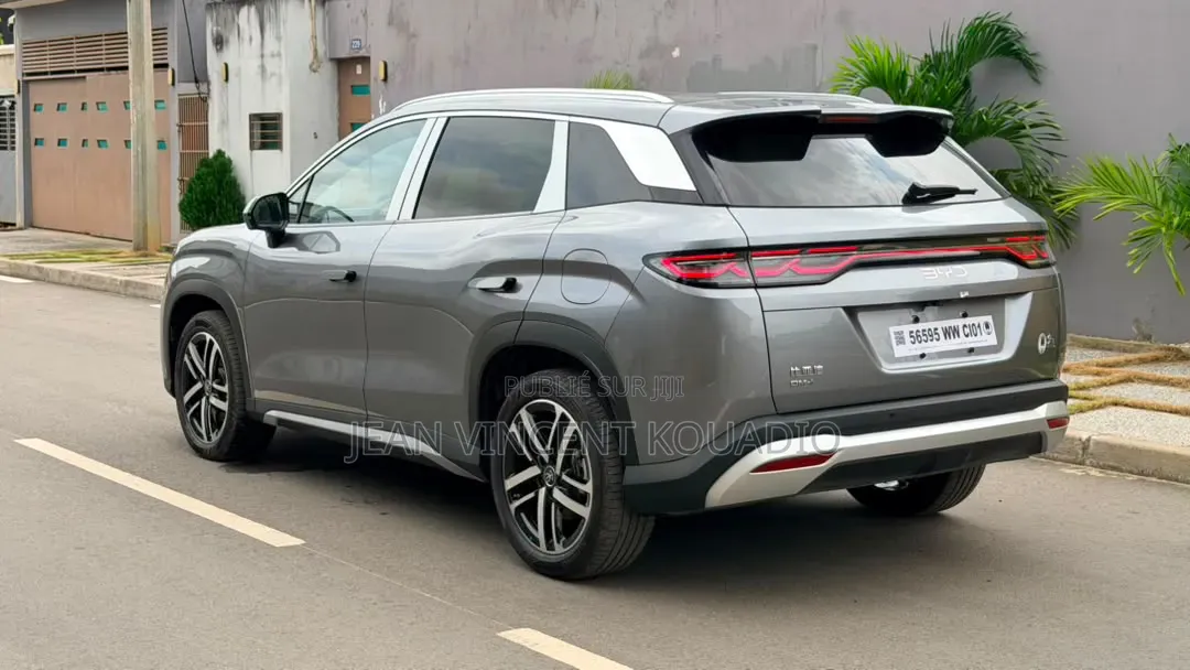 Nouveau BYD Song L DM-i 2025 Gris
