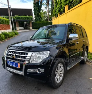 Mitsubishi Pajero 2023 Noir