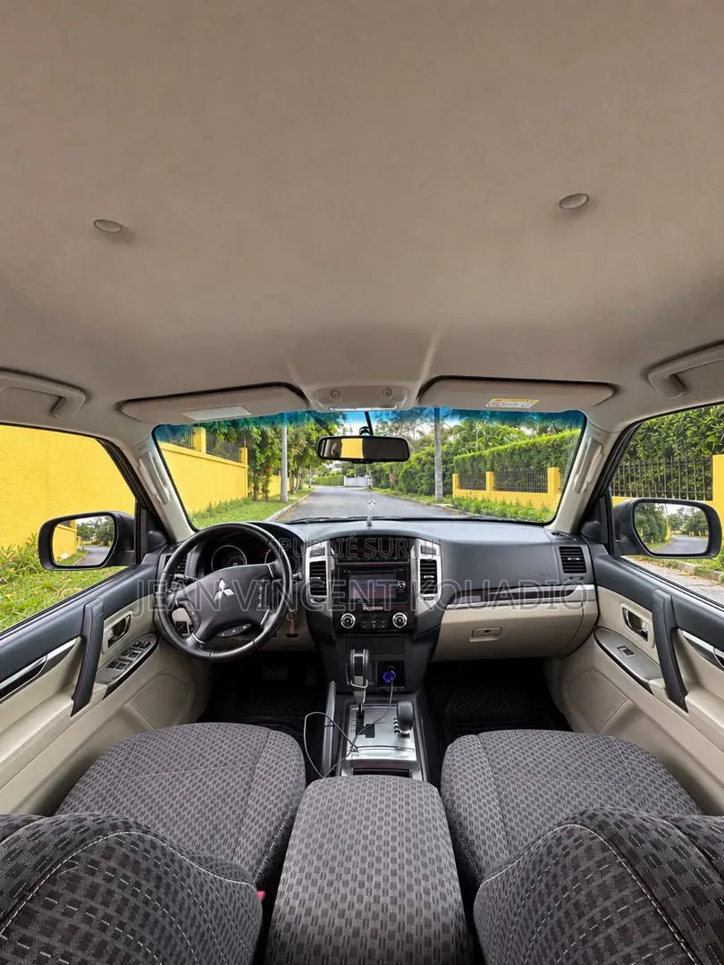 Mitsubishi Pajero 2023 Noir
