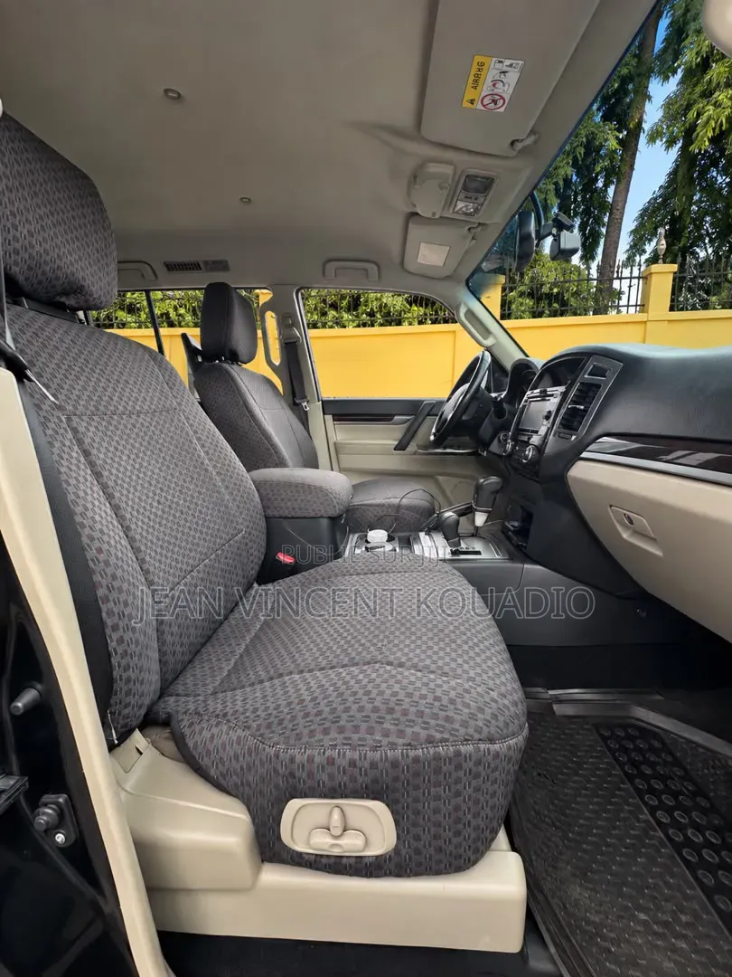 Mitsubishi Pajero 2023 Noir