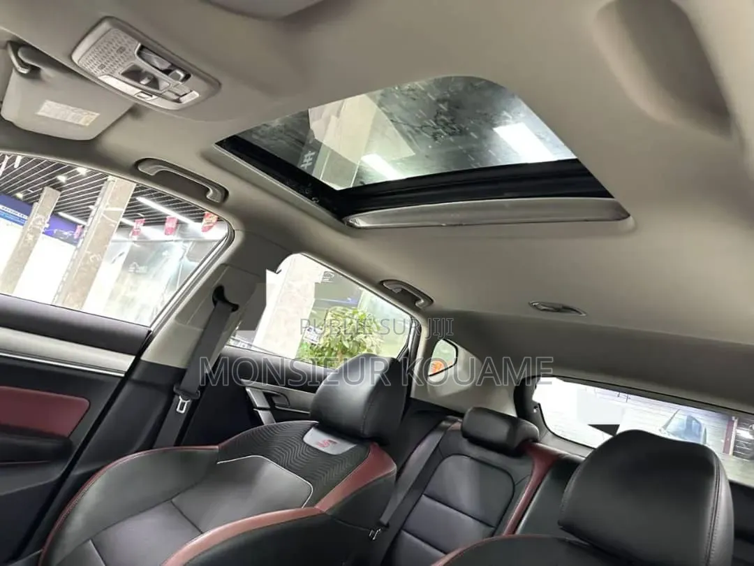 Geely Coolray 1.5 FWD 2022 Blanc cassé