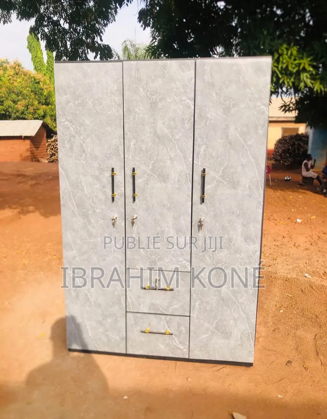 Placard Disponible