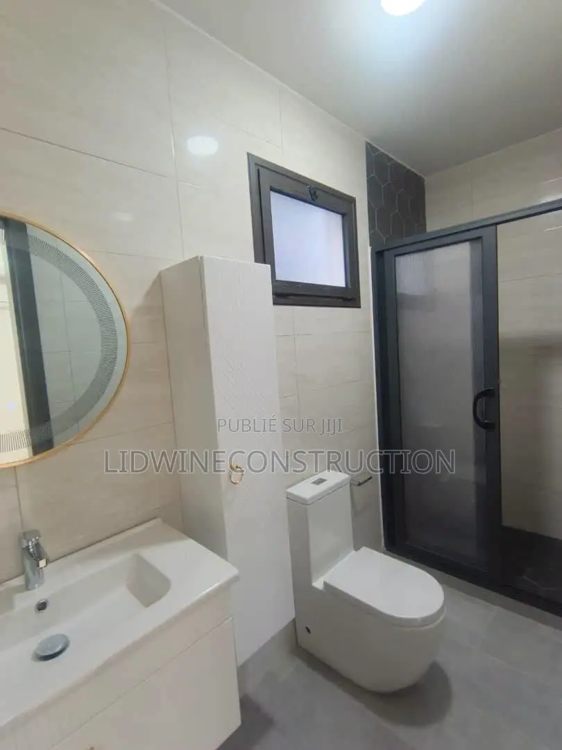 4chbre Duplex dans Bingerville à Louer