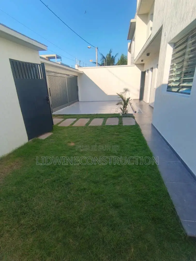 4chbre Duplex dans Bingerville à Louer