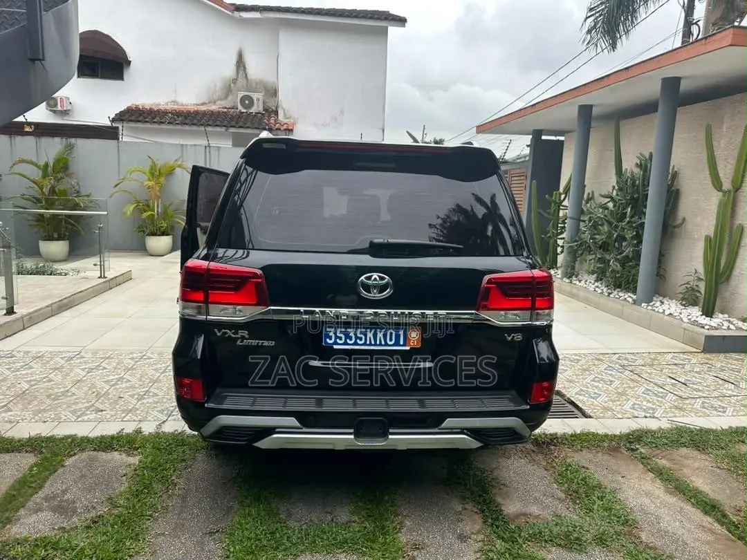 Toyota Land Cruiser 4.5 V8 VXR 2021 Noir