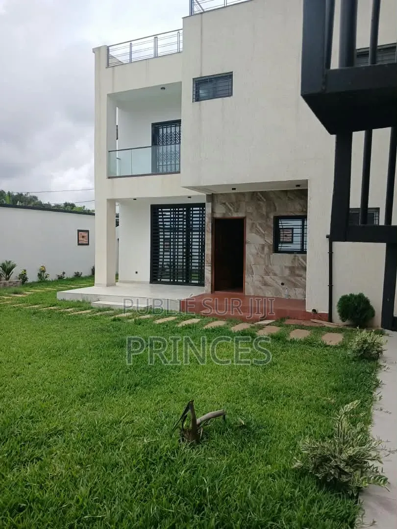 6chbre Duplex dans Prince Immobilier, Bingerville à Vendre