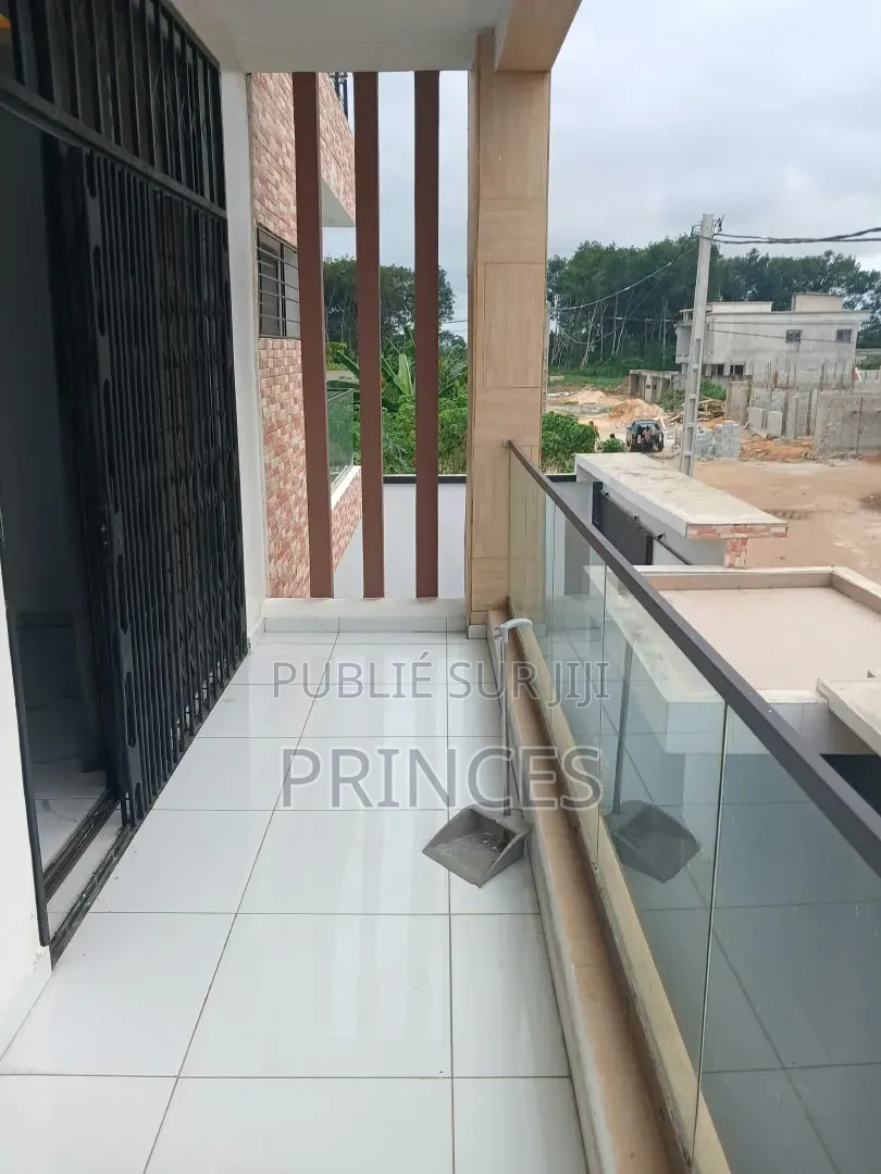 6chbre Duplex dans Prince Immobilier, Bingerville à Vendre