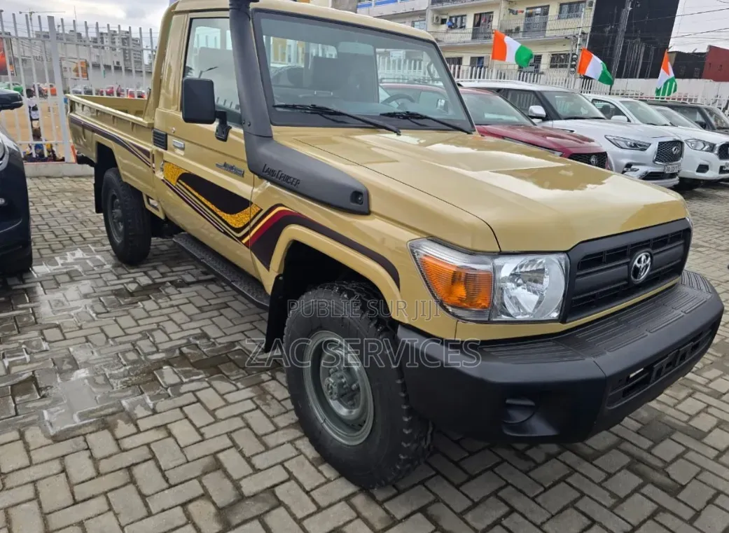 Nouveau Toyota Land Cruiser First Edition 2026 Beige
