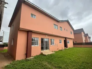5chbre Duplex dans Cocody à Louer