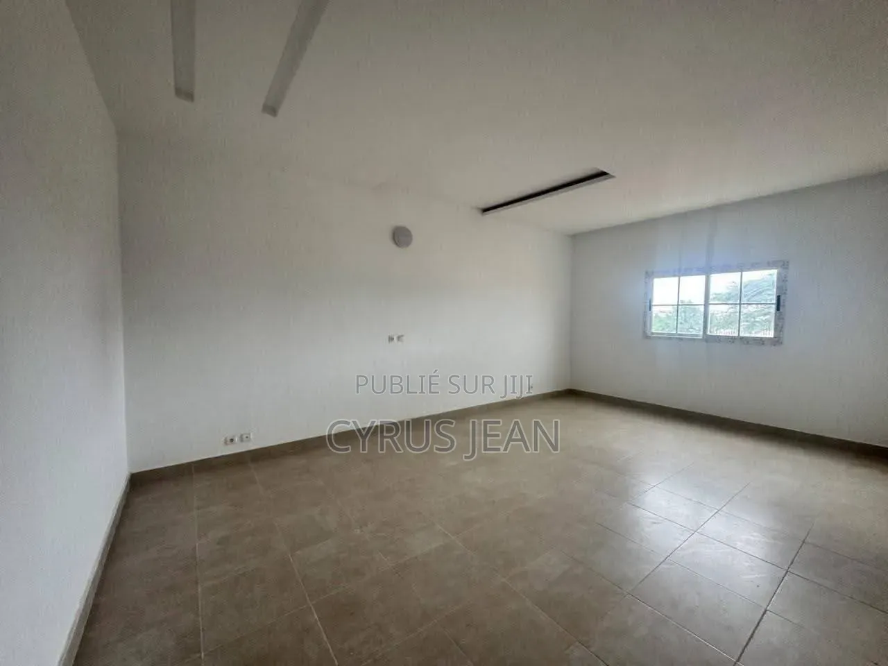 5chbre Duplex dans Cocody à Louer