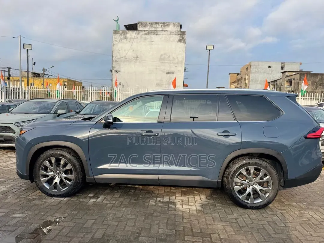 Toyota Grand Highlander Platinum AWD 2024 Gris