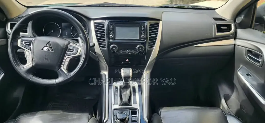 Mitsubishi Pajero V80 3.5 V6 GL/GLS 2020 Noir