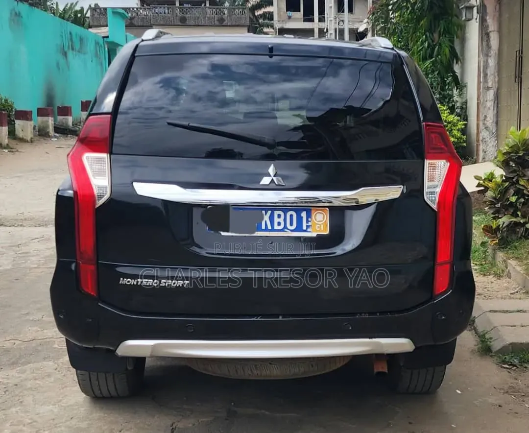 Mitsubishi Pajero V80 3.5 V6 GL/GLS 2020 Noir