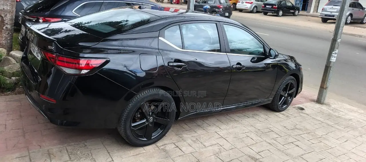 Nissan Santana 2022 Noir