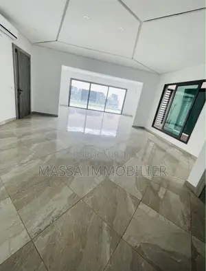 7chbre Duplex dans Massa Immobilier, Cocody à Louer