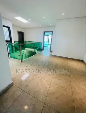 7chbre Duplex dans Massa Immobilier, Cocody à Louer