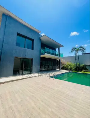 7chbre Duplex dans Massa Immobilier, Cocody à Louer
