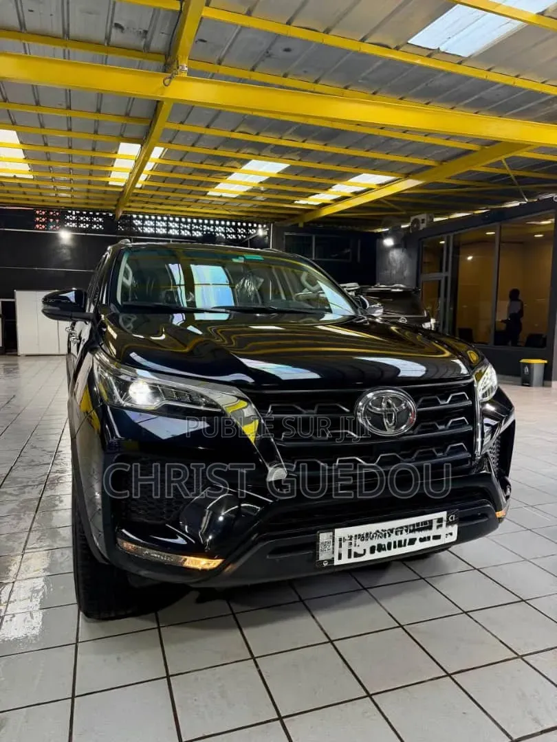 Toyota Fortuner 2025 Noir