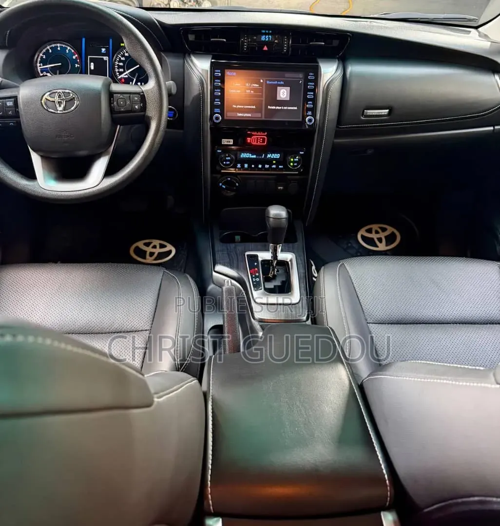 Toyota Fortuner 2025 Noir